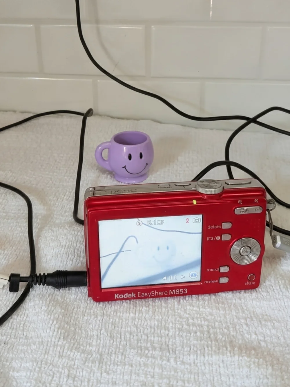 Kodak EasyShare M853 Compact Digital Camera - Red